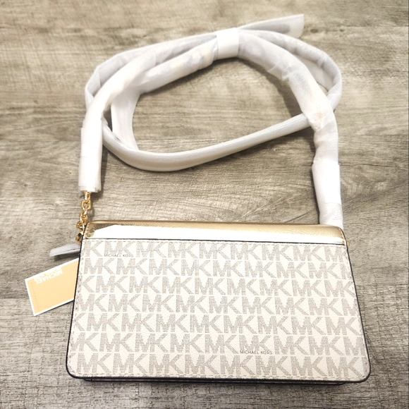 Michael Kors Jet Set Travel Flap Clutch Crossbody Bag - Pale Gold *NWT* - Picture 6 of 10